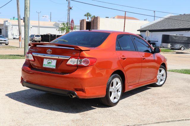 Photo of 2013 Orange Toyota Corolla