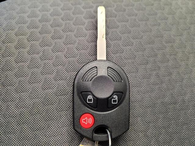 Photo of 2017 Ingot Silver Metallic Ford Escape