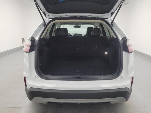 Photo of 2024 White Ford Edge
