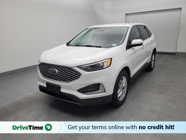Photo of 2024 White Ford Edge