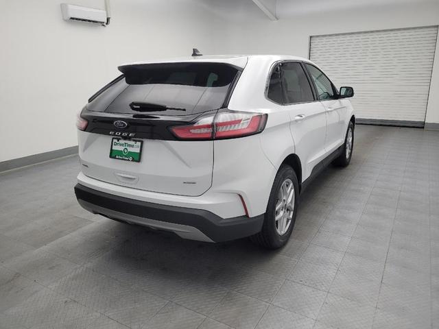 Photo of 2024 White Ford Edge