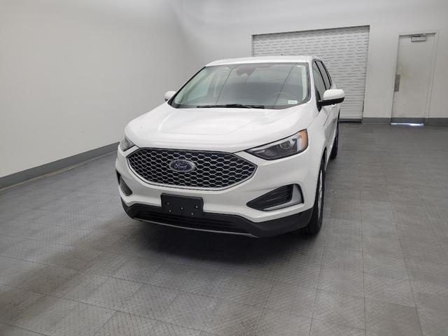 Photo of 2024 White Ford Edge