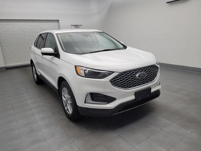 Photo of 2024 White Ford Edge
