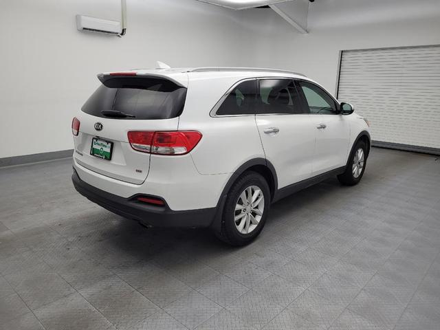 Photo of 2016 Snow White Pearl Kia Sorento