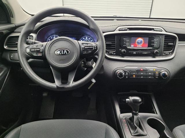 Photo of 2016 Snow White Pearl Kia Sorento