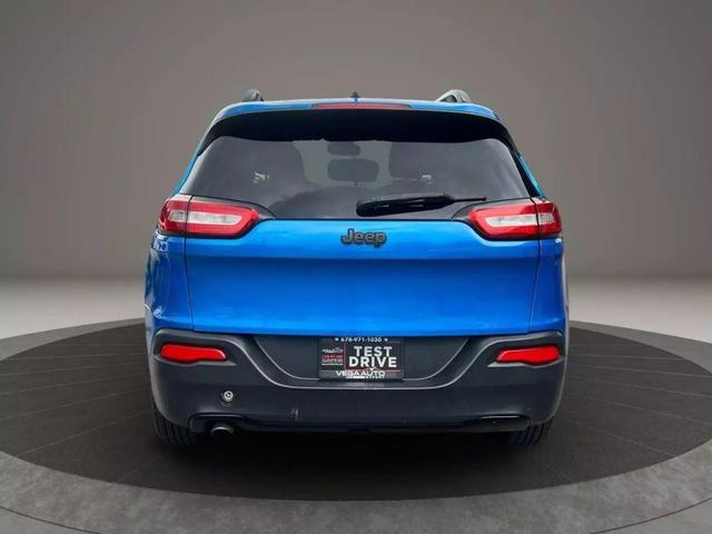 Photo of 2017 Hydro Blue Pearlcoat Jeep Cherokee