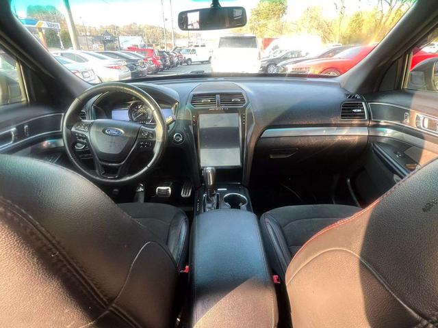 Photo of 2018 Magnetic Metallic Ford Explorer