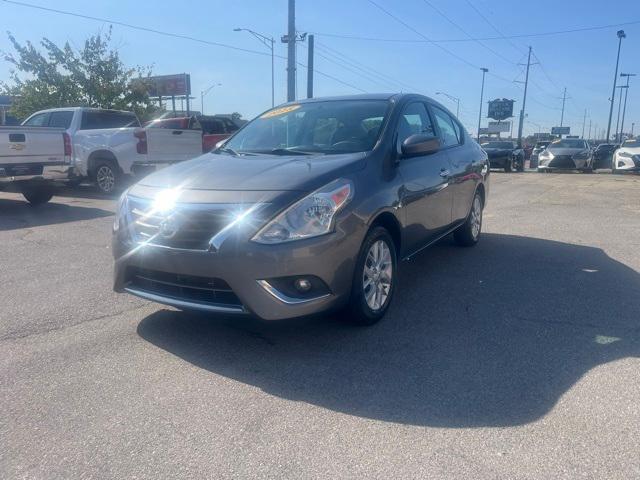 Photo of 2018 Gun Metallic Nissan Versa