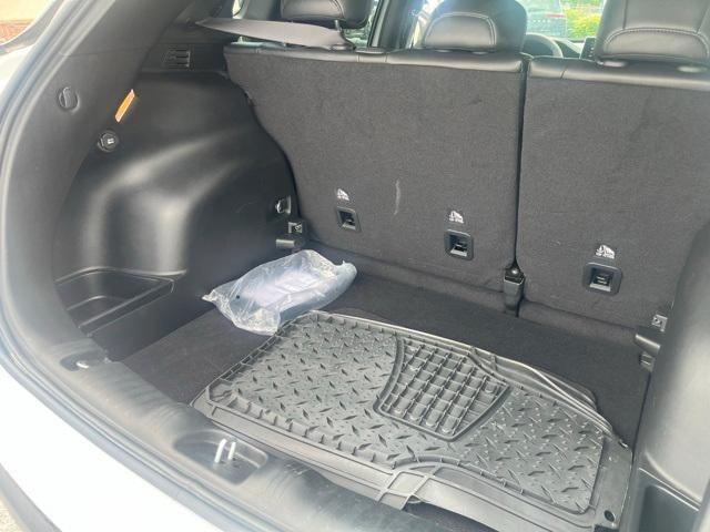 Photo of 2023 Bright White Clearcoat Jeep Compass