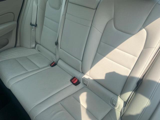 Photo of 2022 Bright Silver Metallic Volvo S60