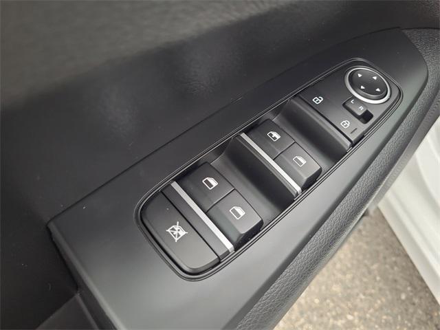 Photo of 2024 Snow White Pearl Kia Forte