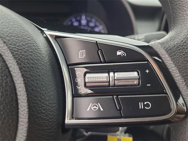 Photo of 2024 Snow White Pearl Kia Forte
