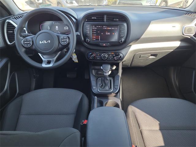 Photo of 2023 Snow White Pearl Kia Soul