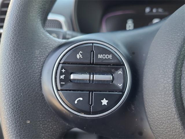 Photo of 2023 Snow White Pearl Kia Soul