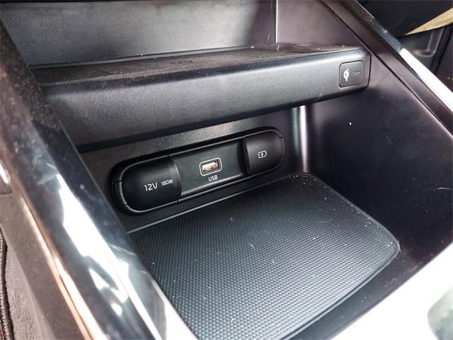 Photo of 2024 Snow White Pearl Kia Forte