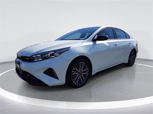 Photo of 2024 Snow White Pearl Kia Forte