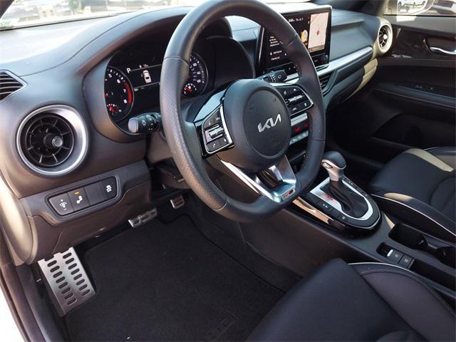 Photo of 2024 Snow White Pearl Kia Forte