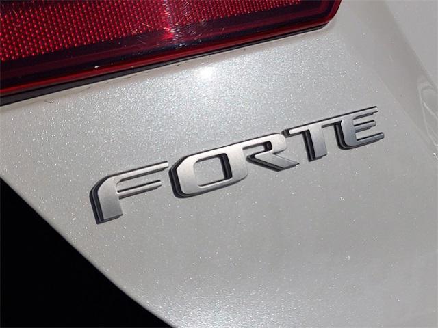 Photo of 2024 Snow White Pearl Kia Forte