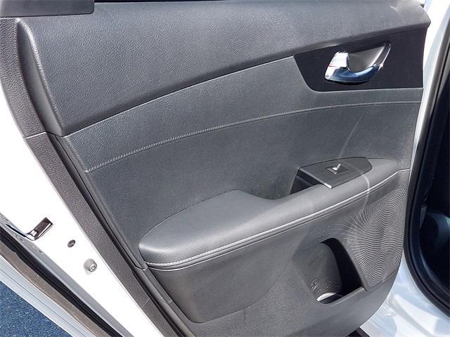 Photo of 2024 Snow White Pearl Kia Forte