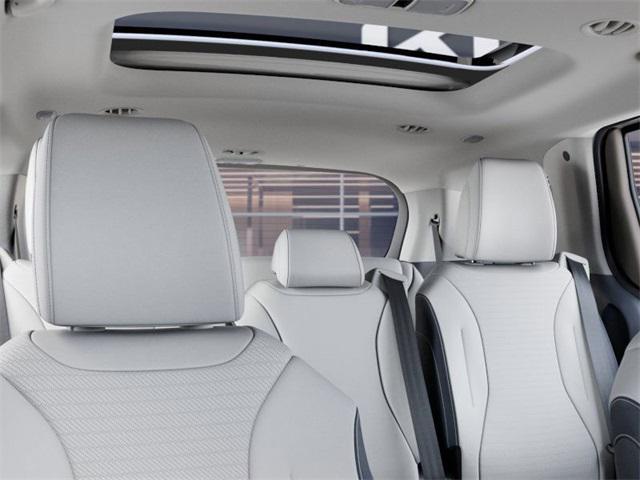 Photo of 2026 Snow White Pearl Kia Carnival Hybrid
