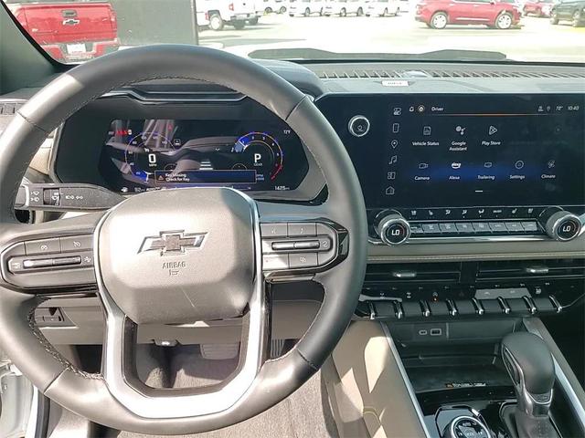Photo of 2025 Summit White Chevrolet Colorado