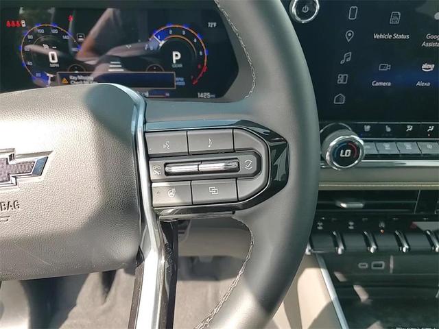 Photo of 2025 Summit White Chevrolet Colorado