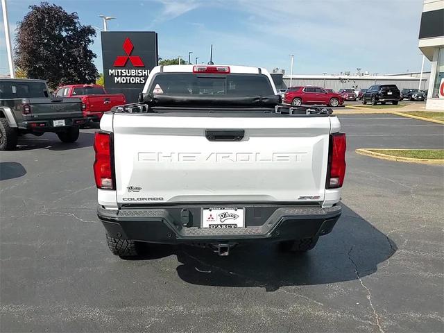 Photo of 2025 Summit White Chevrolet Colorado
