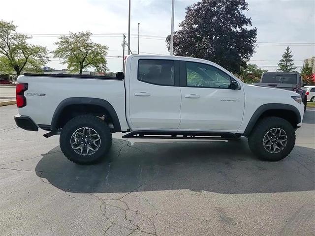 Photo of 2025 Summit White Chevrolet Colorado