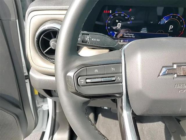 Photo of 2025 Summit White Chevrolet Colorado
