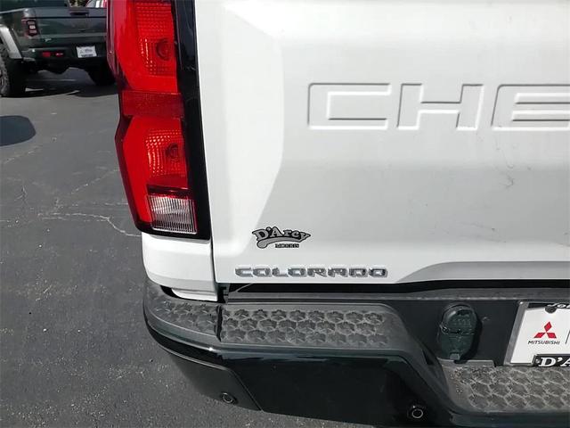 Photo of 2025 Summit White Chevrolet Colorado