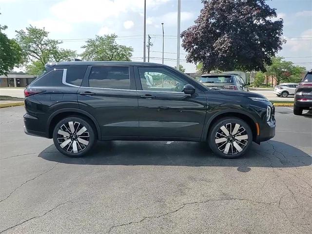 Photo of 2025 Black Diamond Mitsubishi Outlander