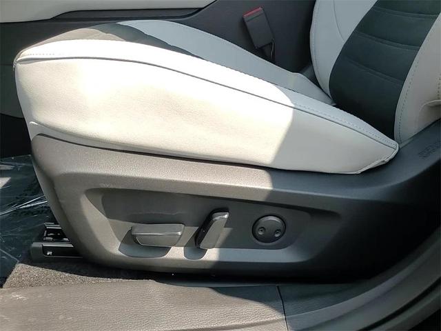Photo of 2025 Black Diamond Mitsubishi Outlander