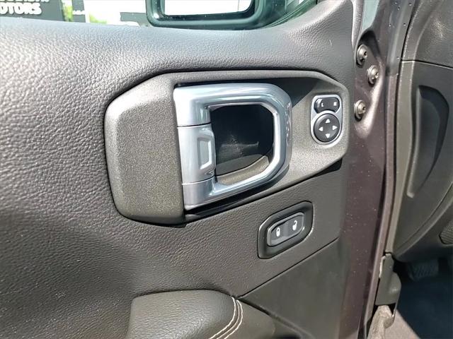 Photo of 2021 Granite Crystal Metallic Clearcoat Jeep Gladiator