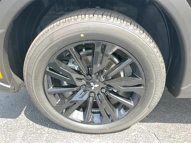 Photo of 2025 Labrador Black Pearl Mitsubishi Eclipse Cross