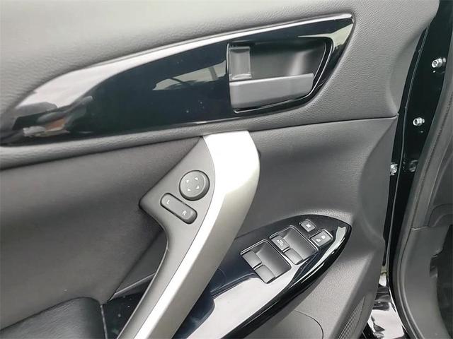 Photo of 2025 Labrador Black Pearl Mitsubishi Eclipse Cross