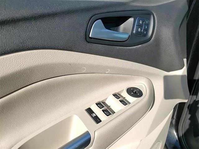 Photo of 2015 Tuxedo Black Ford Escape