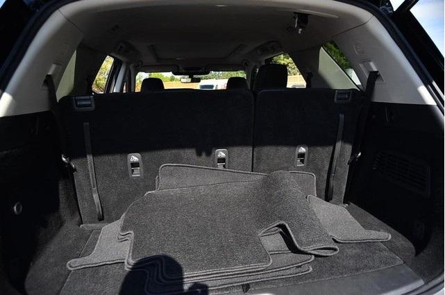 Photo of 2024 Super Black Nissan Pathfinder