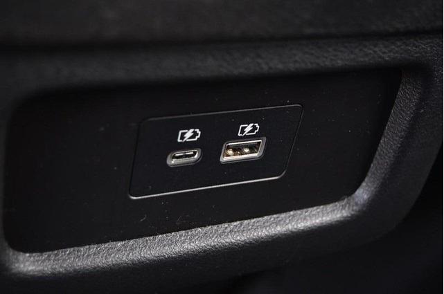 Photo of 2024 Super Black Nissan Pathfinder