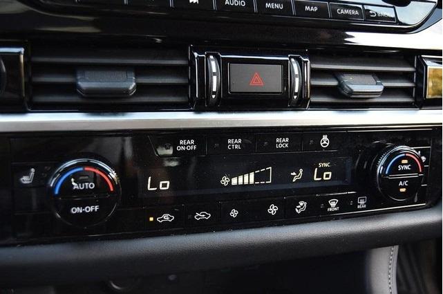Photo of 2024 Super Black Nissan Pathfinder