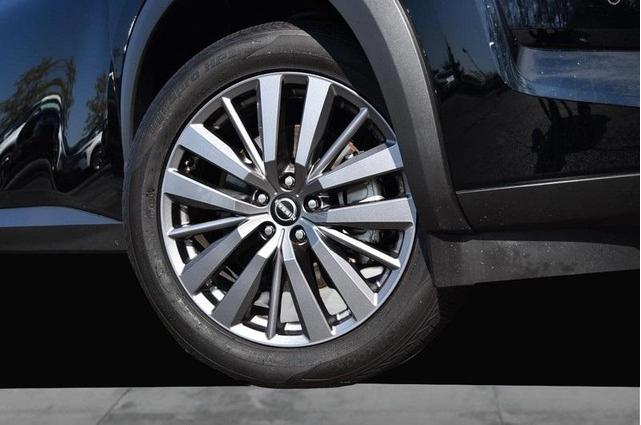 Photo of 2024 Super Black Nissan Pathfinder