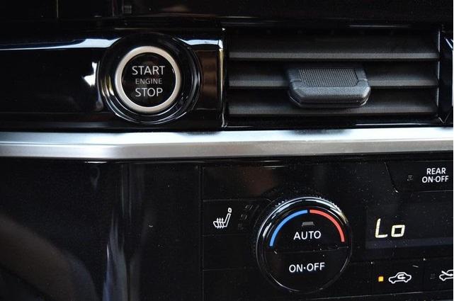 Photo of 2024 Super Black Nissan Pathfinder