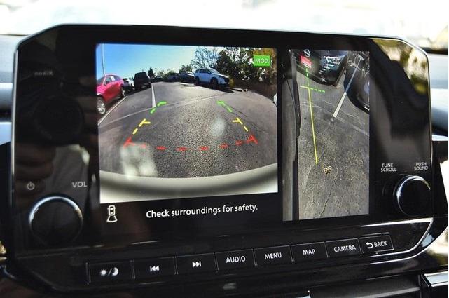 Photo of 2024 Super Black Nissan Pathfinder