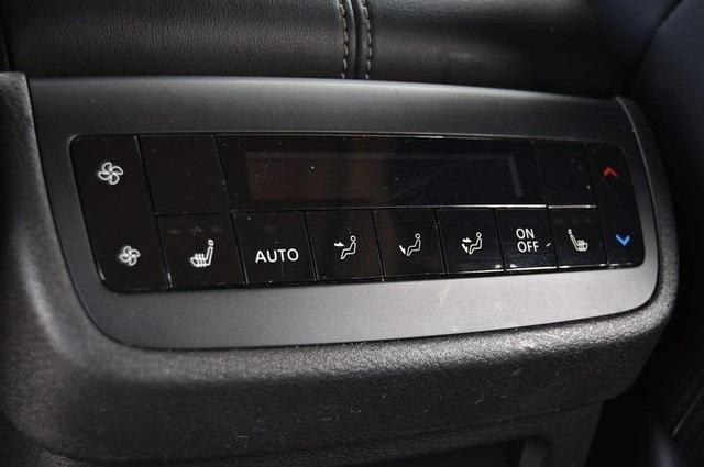 Photo of 2024 Super Black Nissan Pathfinder