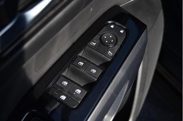 Photo of 2024 Super Black Nissan Pathfinder