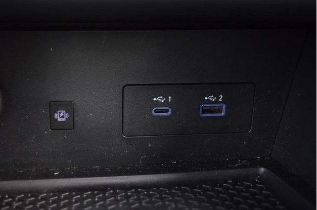 Photo of 2024 Super Black Nissan Pathfinder