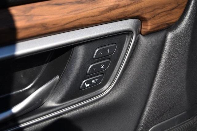 Photo of 2020 Platinum White Pearl Honda CR-V
