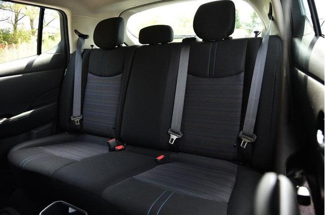 Photo of 2024 Super Black Nissan Leaf