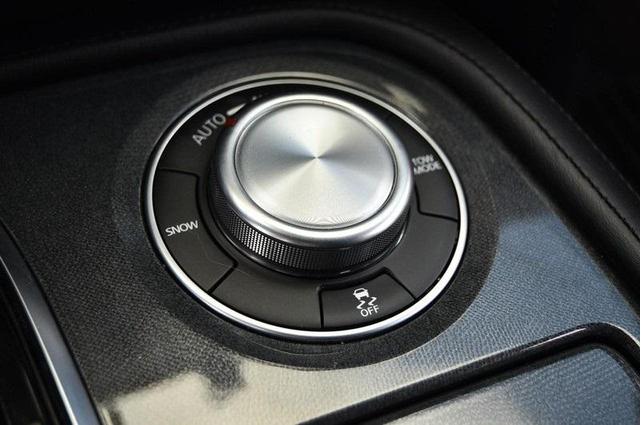 Photo of 2024 Super Black Nissan Armada