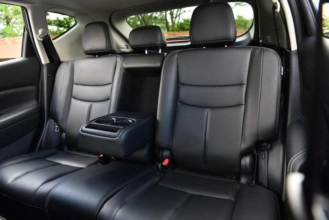 Photo of 2024 Super Black Nissan Murano