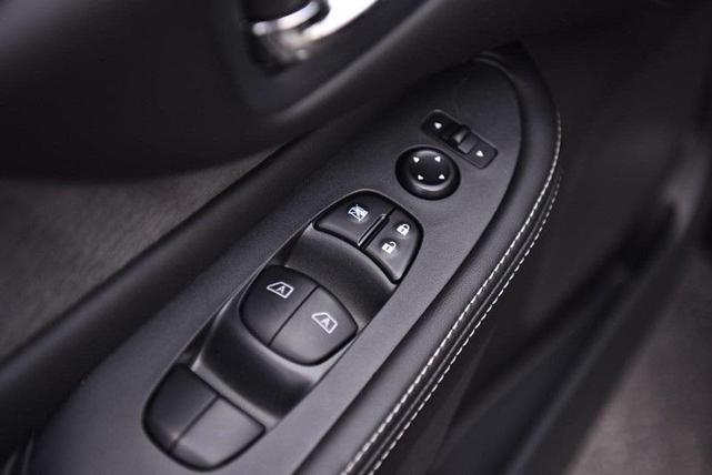 Photo of 2024 Super Black Nissan Murano